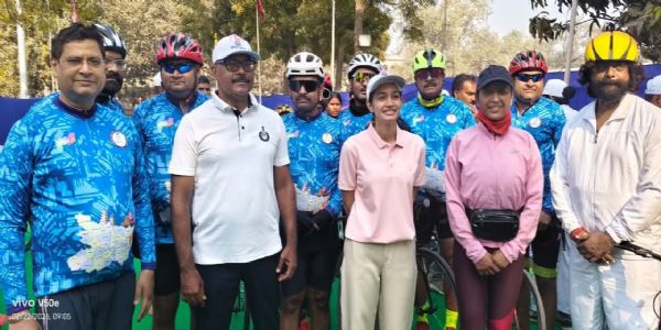 पुलिस सप्ताह दिवस पर साइकिल से नगर भ्रमण,एसपी स्वीटी सहरावत ने लिया भाग