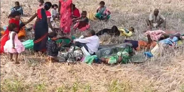 ट्रक की ठाेकर से ट्रेक्टर ट्राली पलटने से एक की माैत, 11 घायल