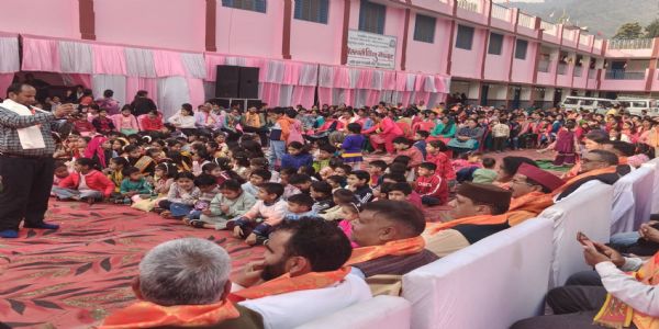 हिंदू सम्मेलन में धर्म और सनातन संस्कृति के संरक्षण का संकल्प