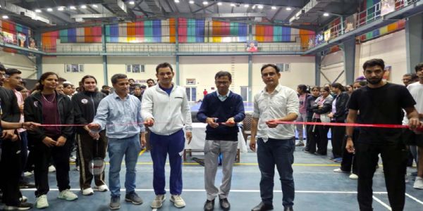 हिसार : लुवास में एडवेंचर कैंप के तहत तीन किमी दौड़ व बैडमिंटन चैंपियनशिप का शुभारंभ