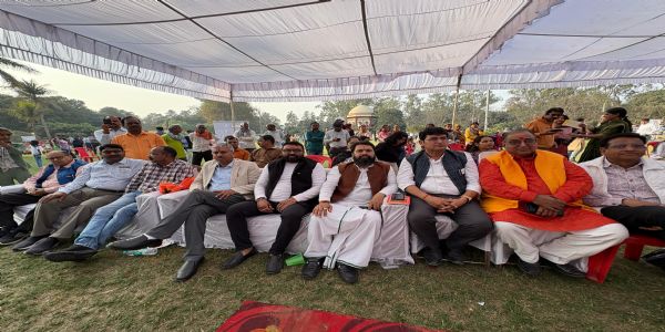 विंध्यवासिनी पार्क में प्रकृति का महाकुंभ, आकर्षण का केन्द्र रहे पुष्प