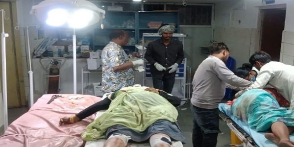 कटनीः ट्रैक्टर और ऑटो की भिड़ंत में एक ही परिवार के पांच लोग घायल