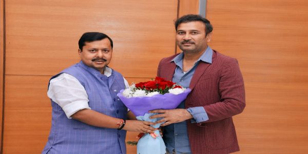 नितिन नवीन के साथ सुदेश महतो