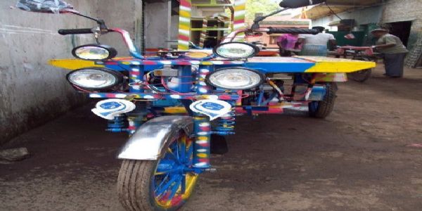 पूर्व मेदिनीपुर में राष्ट्रीय राजमार्गों पर इंजन वैन के खिलाफ पुलिस की विशेष मुहिम