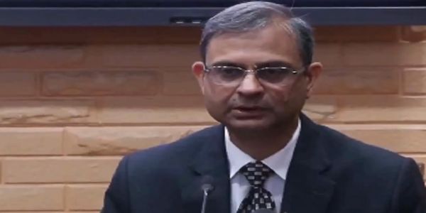 आरबीआई की नजर में है आईडीएफसी फर्स्ट बैंक में धोखाधड़ी की जांच : गवर्नर मल्होत्रा