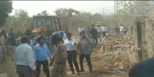 कोरबा में 90 एकड़ सरकारी जमीन से 135 अवैध कब्जे हटाए, प्रशासन ने चलाया बुलडोजर