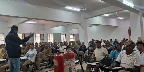 218 होमगार्डों को हवाई हमले से बचाव के तरीकों का प्रशिक्षण दिया गया