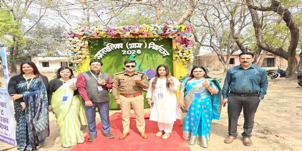 रामगढ़ में एसपी अजय कुमार सहित अन्य अधिकारियों ने किया मतदान