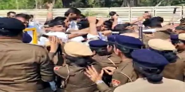 हिसार : माता अमृता देवी की प्रतिमा अनावरण की मांग पर इनसो का प्रदर्शन