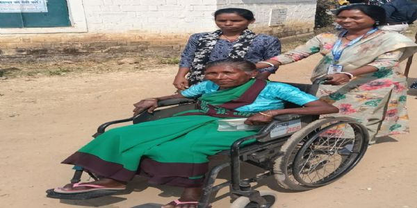 नगर पालिका चुनाव : चाईबासा में 61.05 और चक्रधरपुर में 57.95 प्रतिशत मतदान