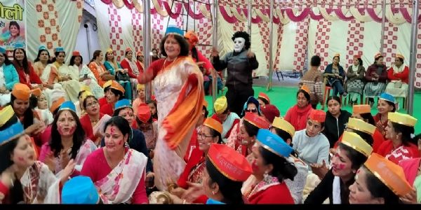 फागोत्सव और महिला होली से नैनीताल में रंगों की उमंग