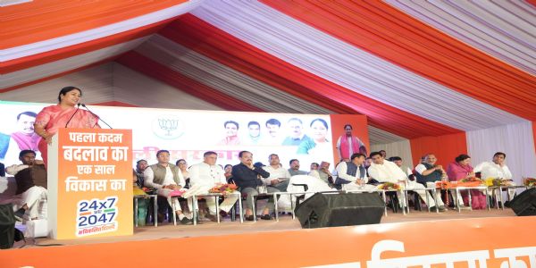 दिल्ली को नई गति और नई दिशा देने का कार्य एक साल में किया : रेखा गुप्ता