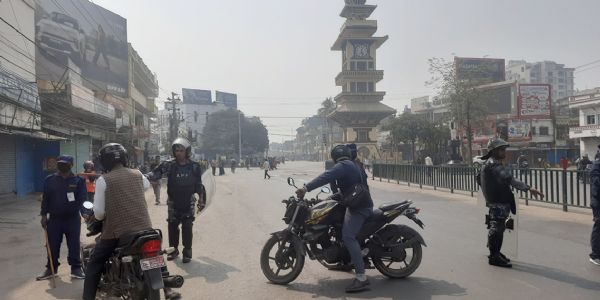 बीरगंज में कर्फ्यू हटाया गया पर निषेधाज्ञा जारी बीरगंज में कर्फ्यू हटाया गया पर निषेधाज्ञा जारी