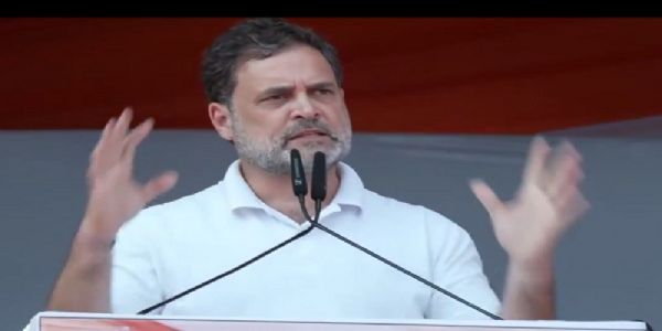 भोपाल में किसान महाचौपाल को संबोधित करते हुए राहुल गांधी