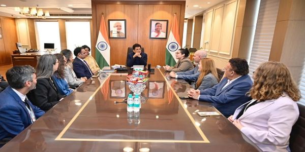 इजयरायल के प्रतिनिधिमंडल के साथ बैठक करते वाणिज्य मंत्री पीयूष गोयल