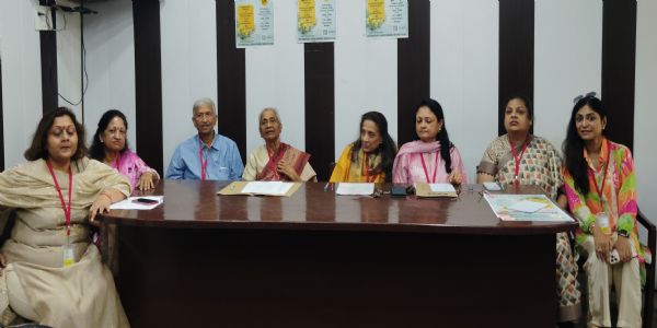 पर्यावरण संरक्षण का संदेश देगा पुष्प महोत्सव : उषा झुनझुनवाला