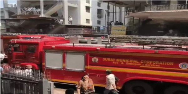 सूरत के जय श्री राम टेक्सटाइल मार्केट में लगी आग, लाखों का नुकसान