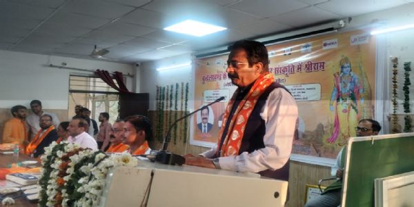 भगवान श्रीराम का चरित्र पूरी सृष्टि के लिए अनुकरणीय : कुलपति