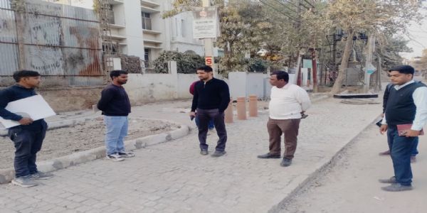 वाराणसी नगर निगम ने की 1264 बड़े बकायेदारों के खिलाफ सीलिंग की कार्रवाई