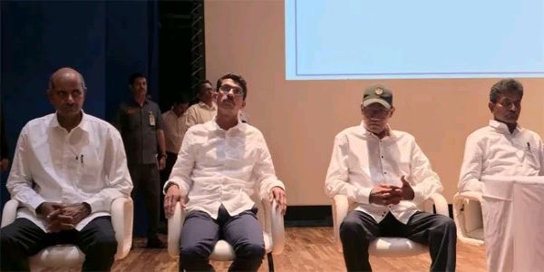 तेलंगाना में चार माओवादियों ने किया आत्मसमर्पण