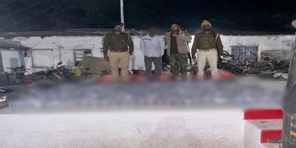 वीरपुर बाजार में 189 लीटर नेपाली शराब के साथ ऑटो चालक गिरफ्तार