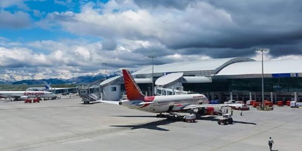 केंद्र ने श्रीनगर एयरपोर्ट पर नया टर्मिनल बनाने की मंजूरी दी
