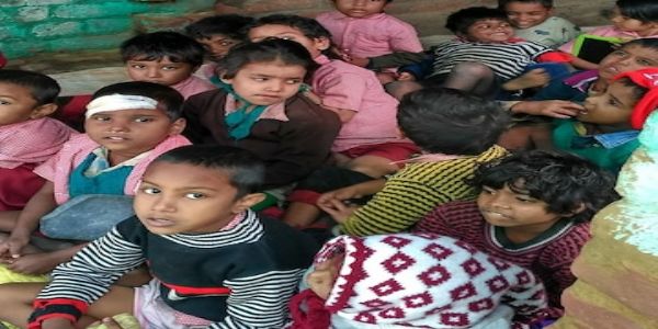 हाथियों के डर में भी खुला आंगनवाड़ी केंद्र