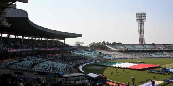 टी 20 विश्व कप के मैच के दौरान स्टेडियम में इटली के मैच दौरान नेशनल एंथम के दौरान उनका राष्ट्रीय ध्वज