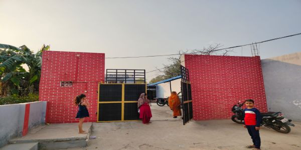 घर का ताला तोड़ कर चोर जेवरात समेत नगदी लेकर फरार, शादी में गया था परिवार