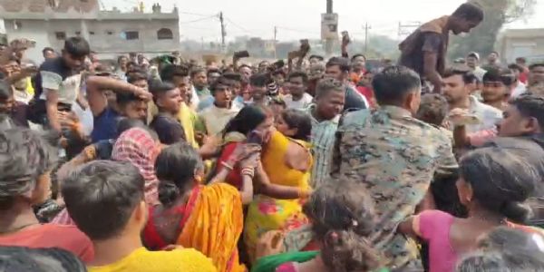 बच्चा चोरी की अफवाह पर तीन महिलाओं की पिटाई