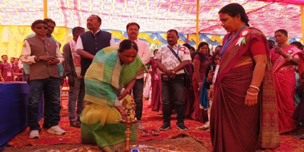 शिक्षित महिला से समाज पर पडता है सकारात्मक प्रभाव : सांसद