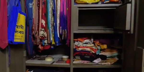 घर में सेंध लगाकर लाखों के गहने लूटे