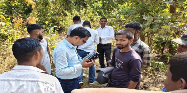 वन विभाग कर रहा ड्रोन से जंगली हाथी की निगरानी