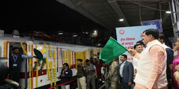 मप्र को नई रेल और रेल सुविधाओं की मिल रही है निरंतर सौगात : मुख्यमंत्री डॉ. यादव