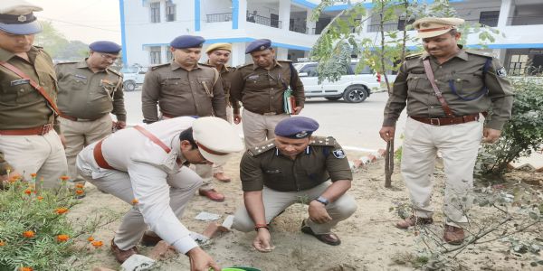 डीआईजी आशीष ने एसडीपीओ कार्यालय का वार्षिक निरीक्षण किया