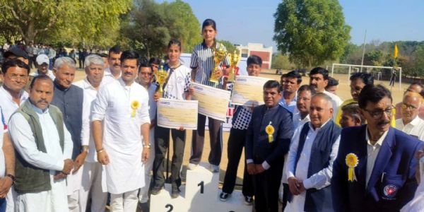 हिसार : शिक्षा के साथ ही छात्रों की खेल प्रतिभा को भी निखार रहे श़िक्षण संस्थान : भव्य बिश्नोई