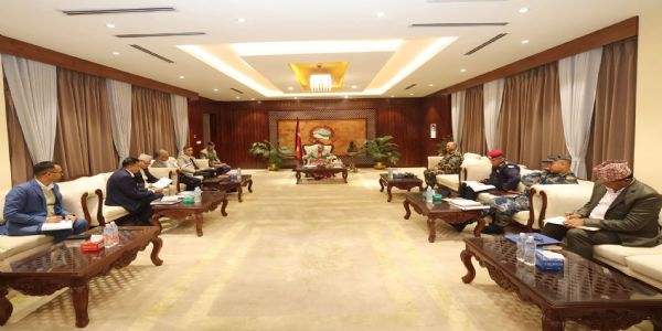 नेपाल में मतदान से 72 घंटे पहले भारत और चीन से लगी सीमा बंद करने का फैसला