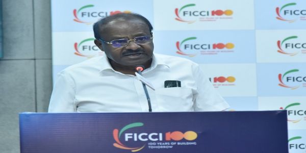 फिक्की के तीसरे राष्ट्रीय सम्मेलन को संबोधित करते एचडी कुमारस्वामी फिक्की के तीसरे राष्ट्रीय सम्मेलन को संबोधित करते एचडी कुमारस्वामी