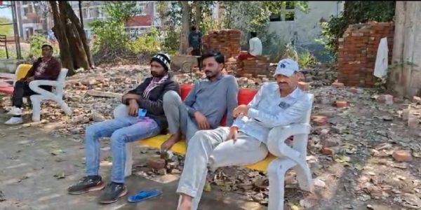 रेलवे ट्रैक के पास संदिग्ध हालत में मिला इंटर कॉलेज के क्लर्क का शव