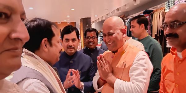 निजी कार्यक्रम में भाग लेने आए भाजपा नेता शाहनवाज आलम का भव्य स्वागत