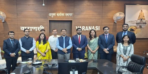 वाराणसी मंडलायुक्त ने आईआरटीएस ट्रेनी अफसरों से किया संवाद,नवाचार अपनाने पर जोर