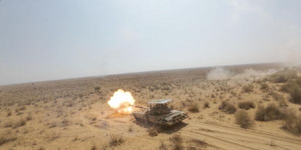 रेगिस्तानी क्षेत्र में अभ्यास 