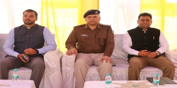 चाईबासा में मतगणना को लेकर प्रशासन सतर्क, 800 जवान रहेंगे तैनात