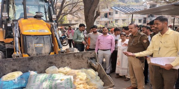 होली से पहले सवा सात कुंतल मिलावटी खोवा नष्ट