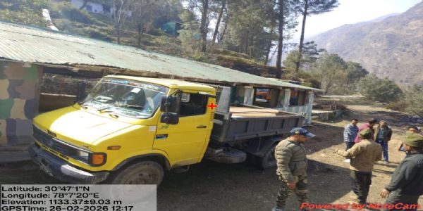 वन विभाग की टीम ने देवदार के 28 नग किये जब्त, वाहन सीज, चालक फरार