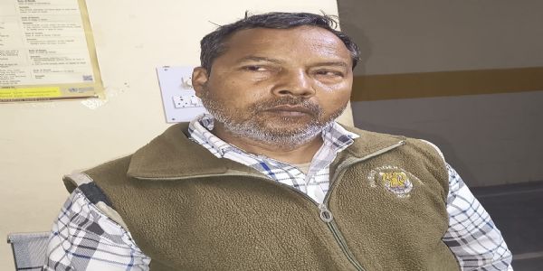 बरेली : रिश्वत लेते वन विभाग कर्मी गिरफ्तार