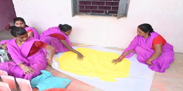 गरियाबंद का हर्बल गुलाल  : इस बार प्राकृतिक रंगों से रंगीन होगी होली