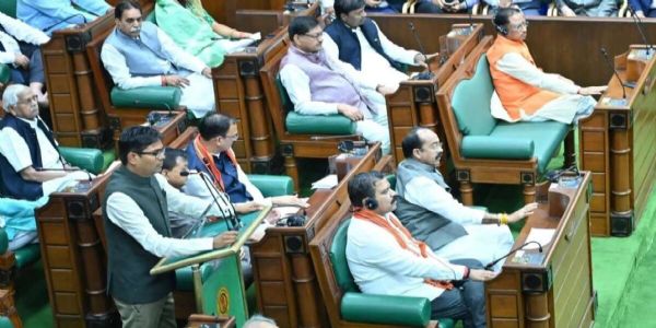 छग विधानसभा : बजट में सम्मिलित विभिन्न कार्यों को वित्तीय स्वीकृति नहीं दिए जाने को लेकर विपक्ष ने किया बर्हिगमन