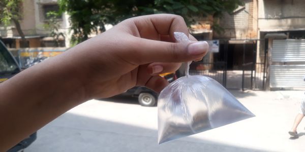 ठाणे में होली के गुब्बारों की मार से हादसे -डॉ प्रशांत पर्यावरणविद