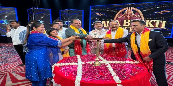 भक्ति रस के रंग में डूबी वीरांगना भूमि, साधो द बैंड टीम ने बांधा शमां